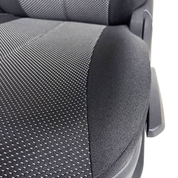 Чехлы из Жаккарда на Renault Fluence 2009-2017 г.в. Чехлы из Жаккарда на Renault Fluence 2009-2017 г.в.